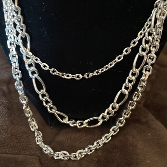 Silver tone chain necklace - Picture 3 of 4